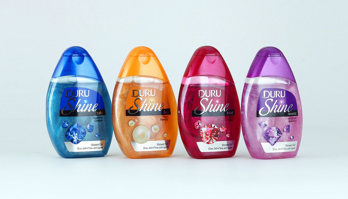 Four Duru Shine shower gel bottles